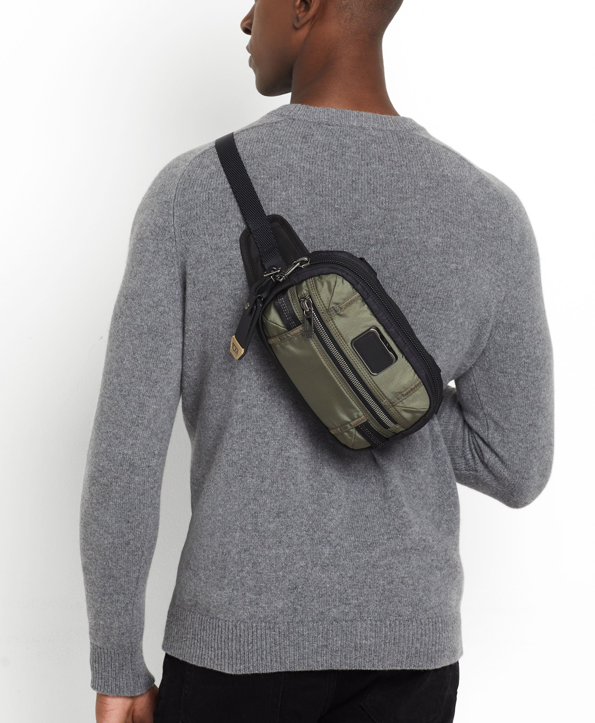 Tumi chest bag clearance